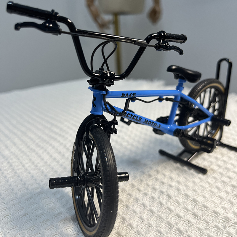 Mini modèle de vélo en alliage - Mountain Biking Gifts avis et prix